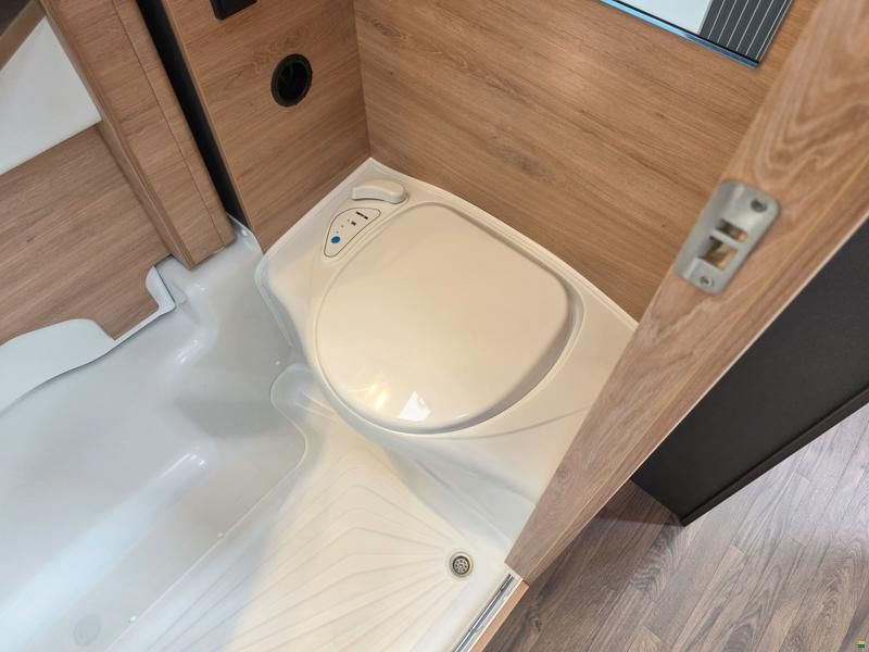 Knaus Live TI 650 MEG Platinum Selection
