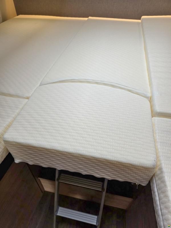 Knaus Live Wave 650 MEG Platinum Selection