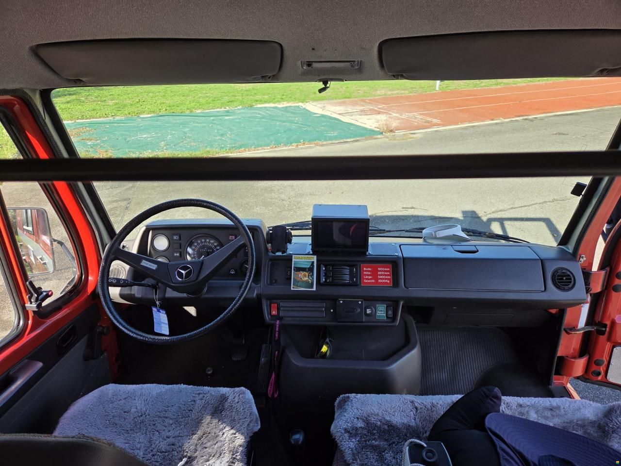 Mercedes Benz 310
