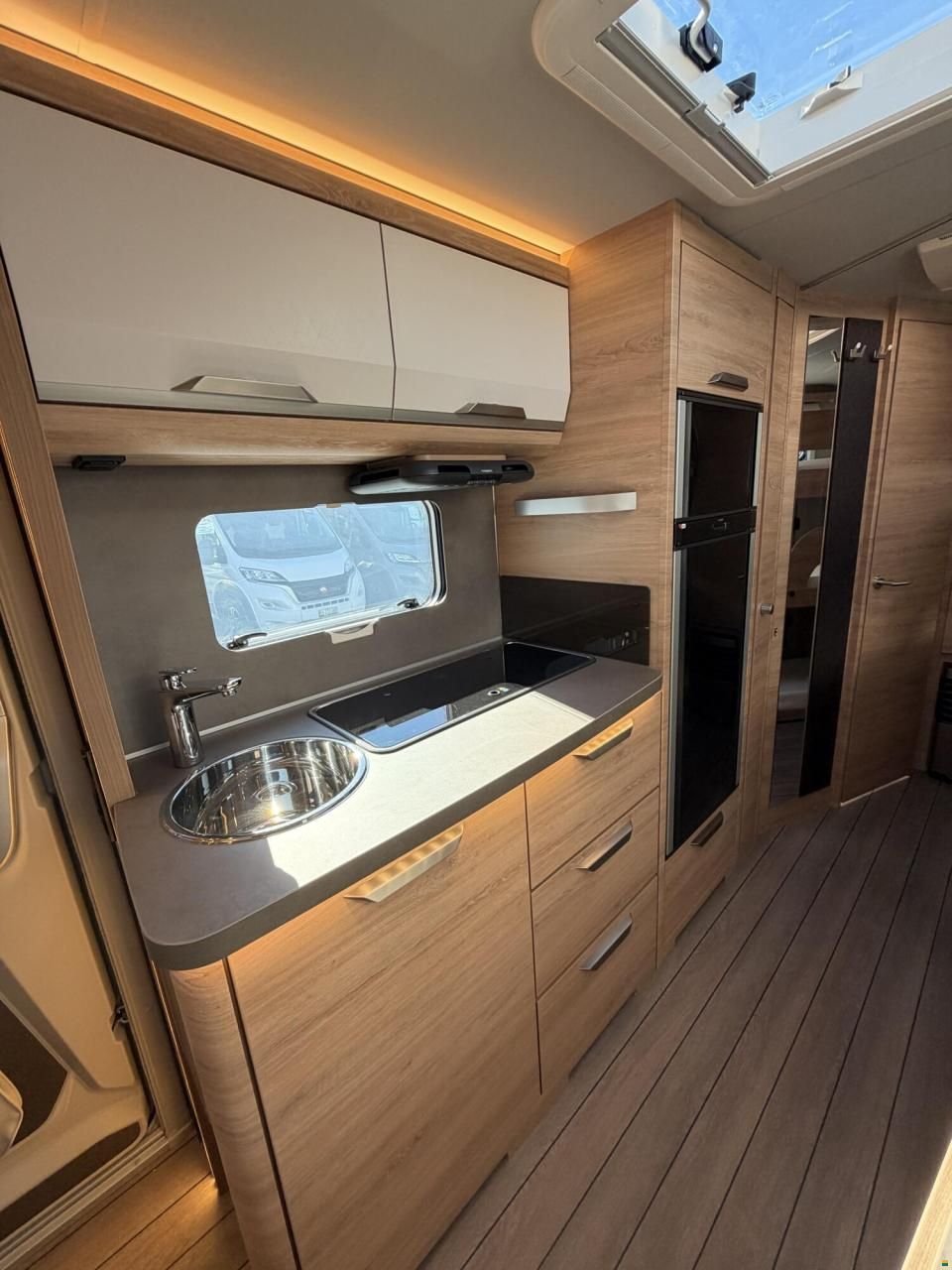 Knaus S&uuml;dwind BLACK SELECTION 580 QS