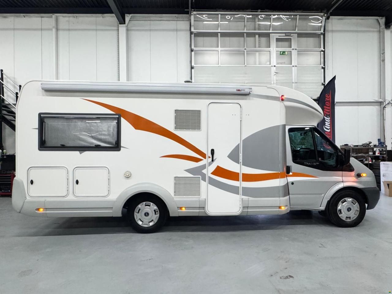 Ford EURA MOBIL TEILINT PROFILA 672 SB
