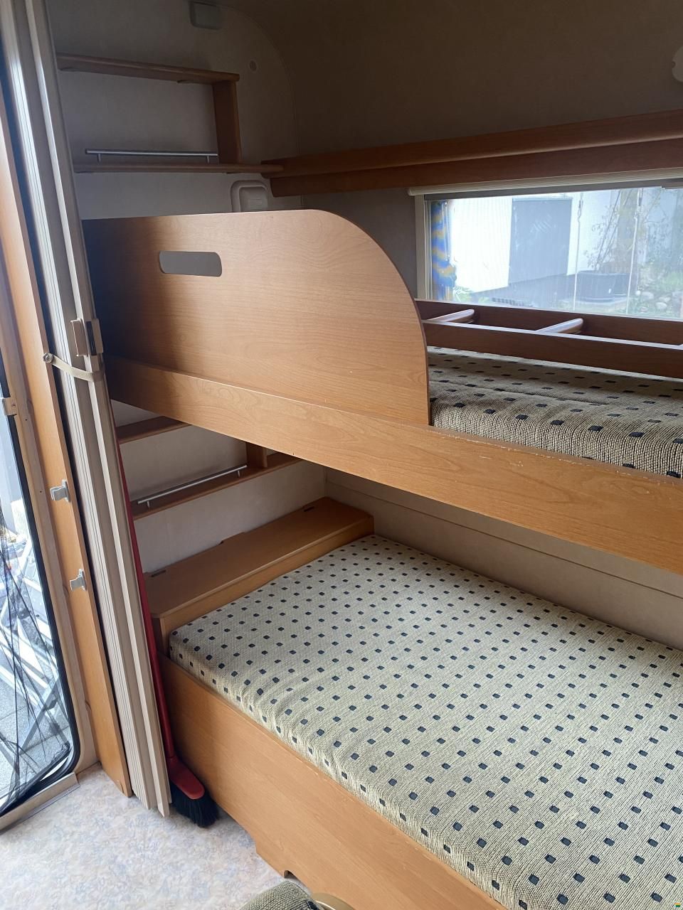 Unica B 5207
