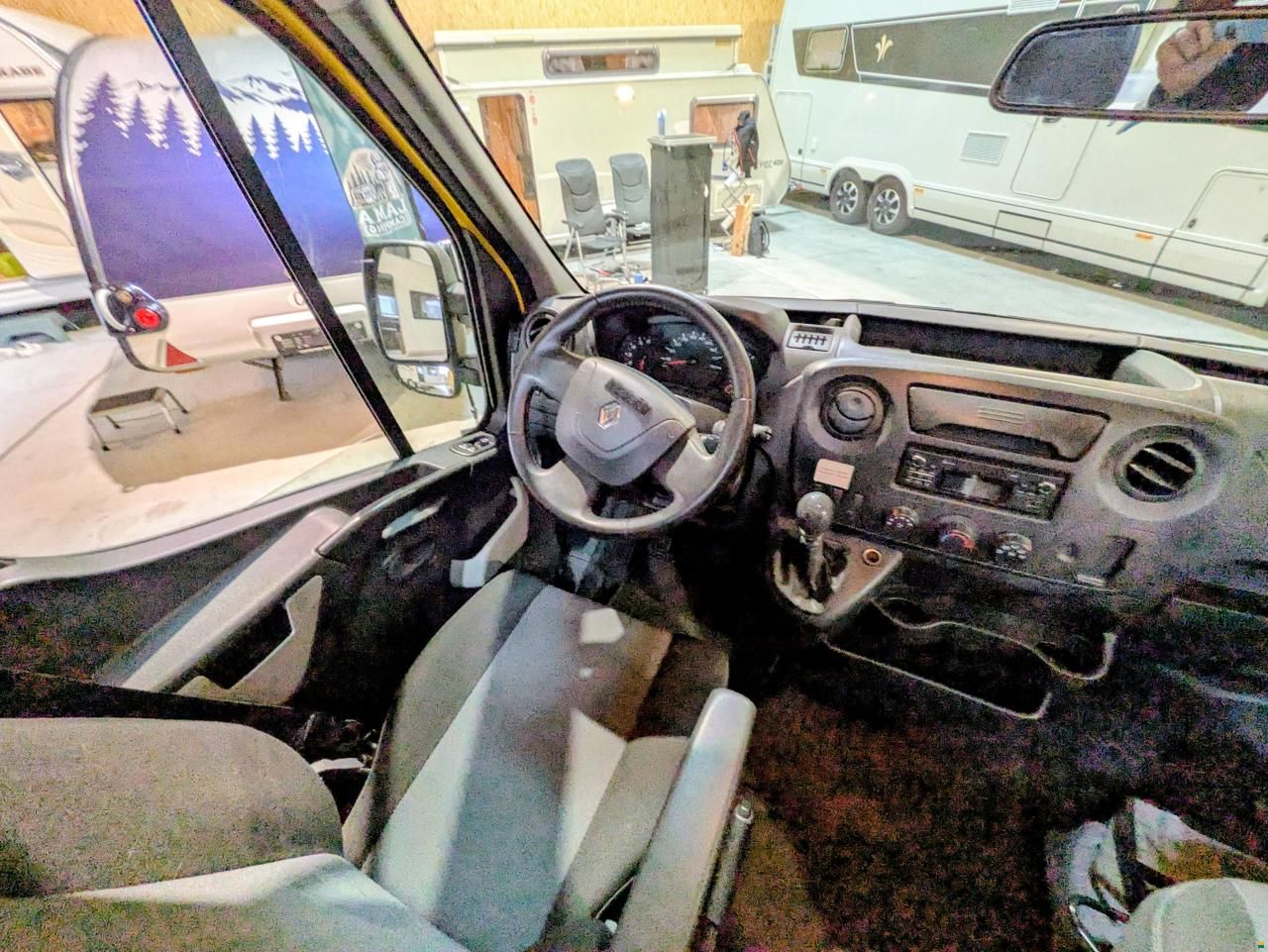 Renault Master Adventure Edition