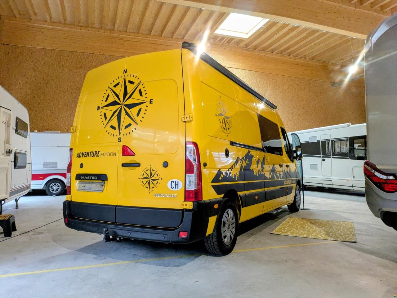 Renault Master Adventure Edition