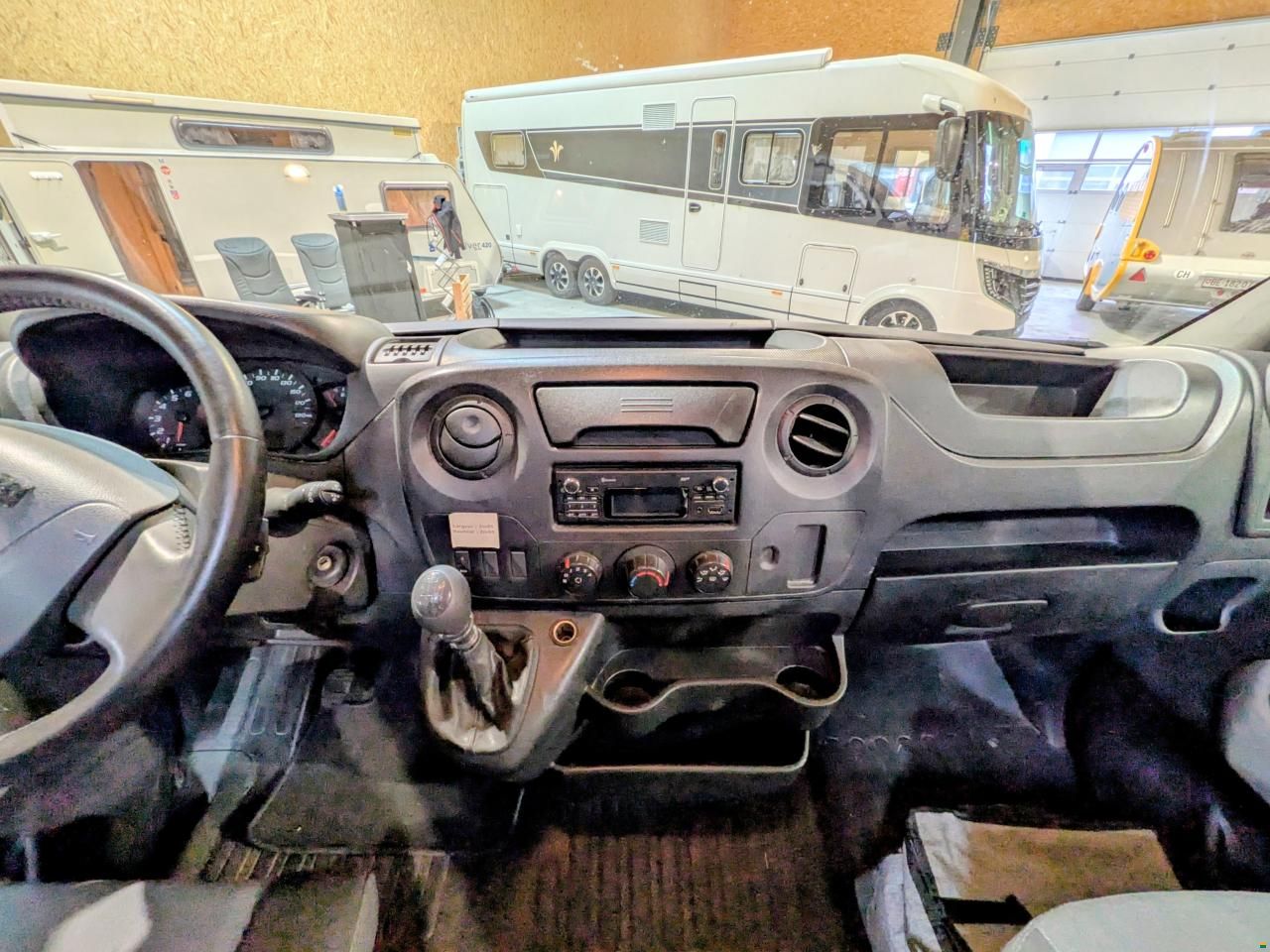 Renault Master Adventure Edition