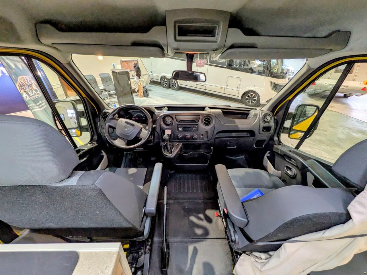 Renault Master Adventure Edition