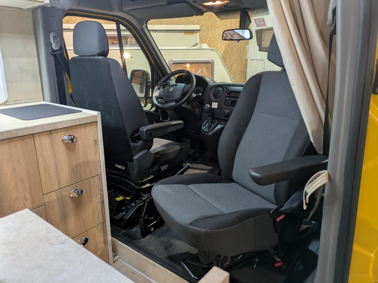 Renault Master Adventure Edition