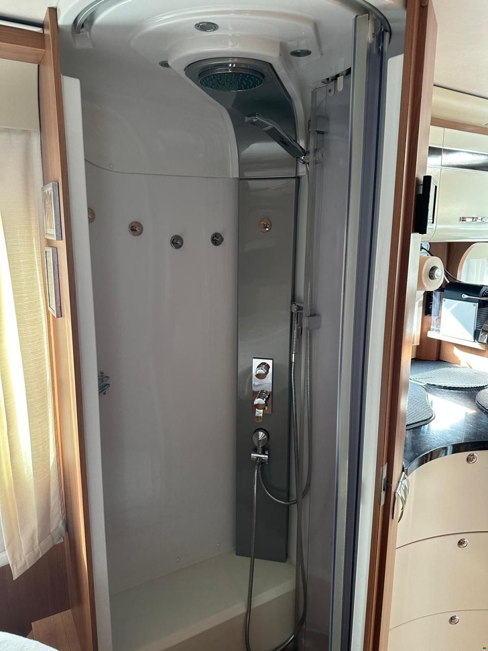 LMC Explorer II Liberty 720