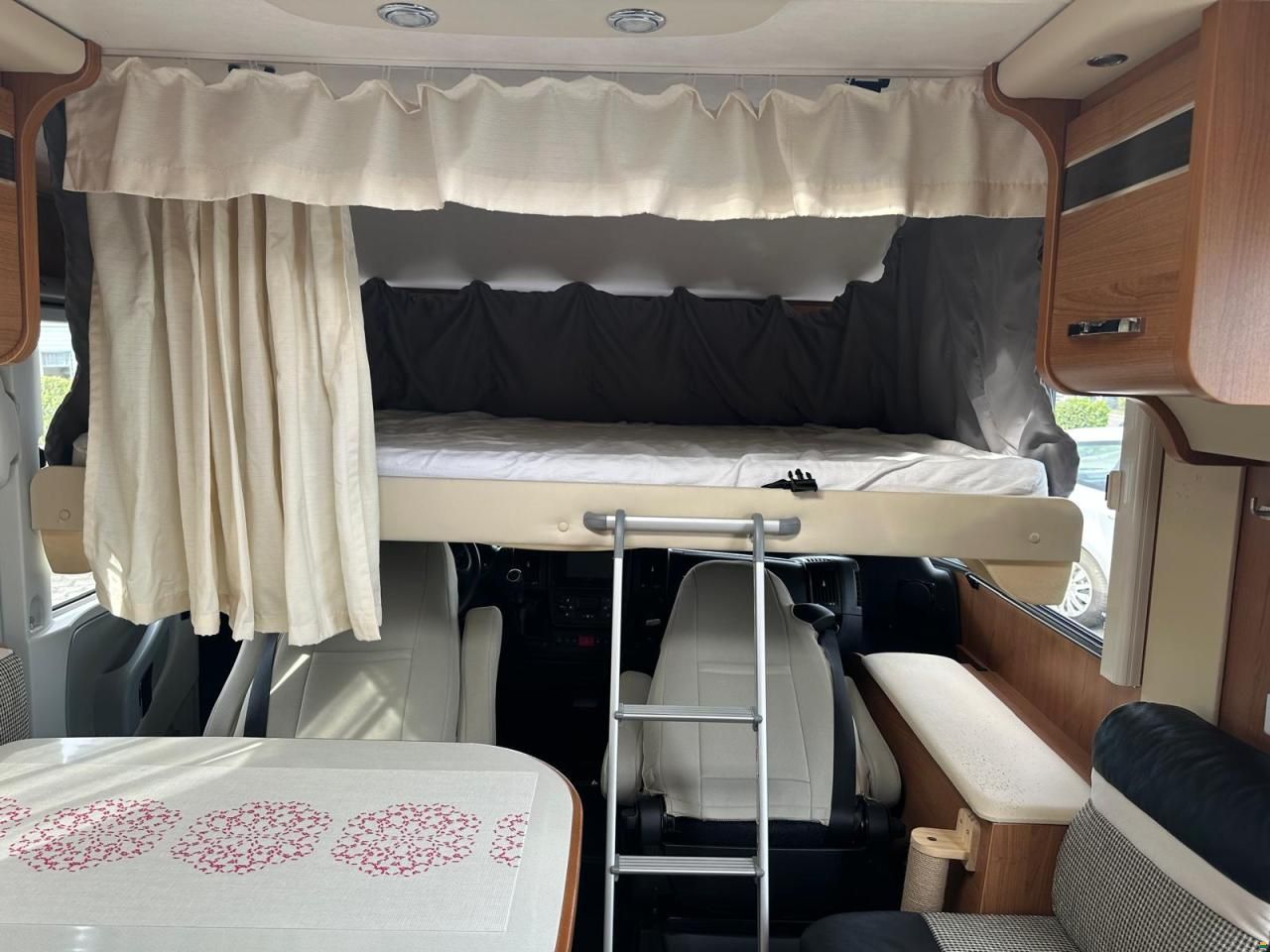 LMC Explorer II Liberty 720