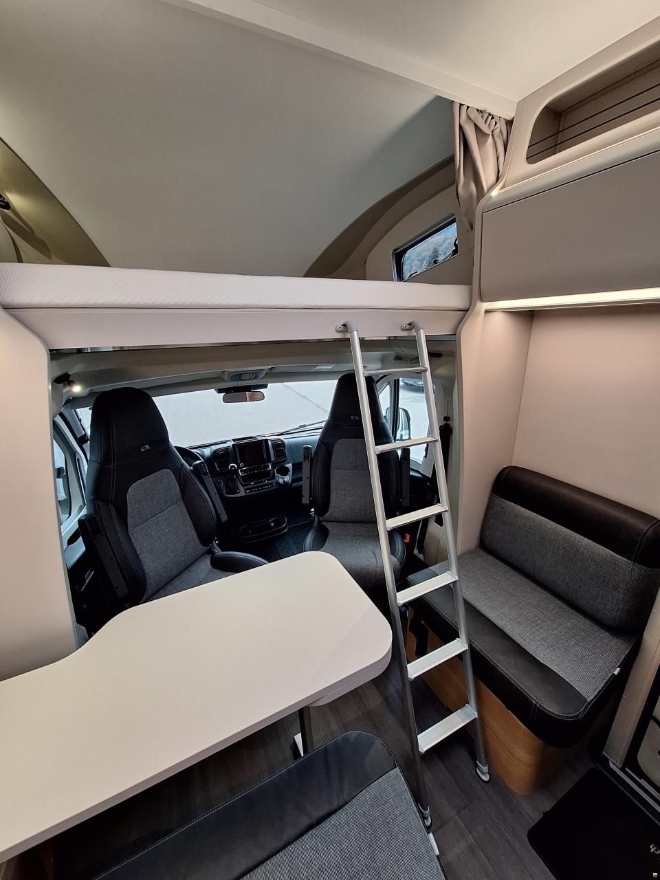 Adria Coral XL Select 660 SL