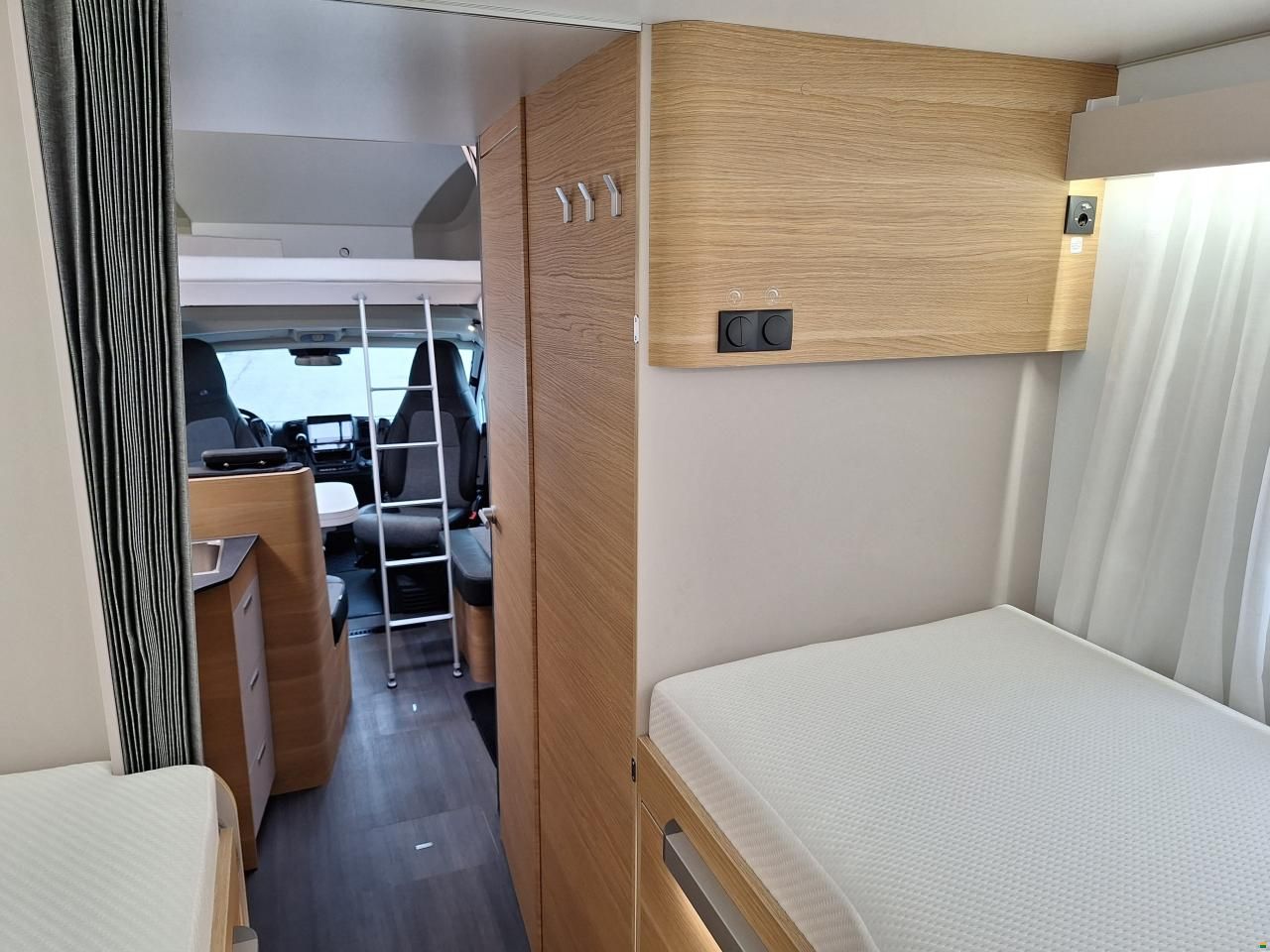 Adria Coral XL Select 660 SL