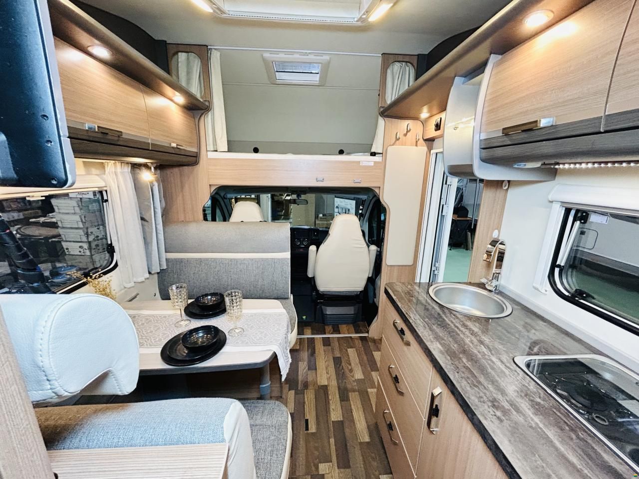 Knaus Sky Traveler