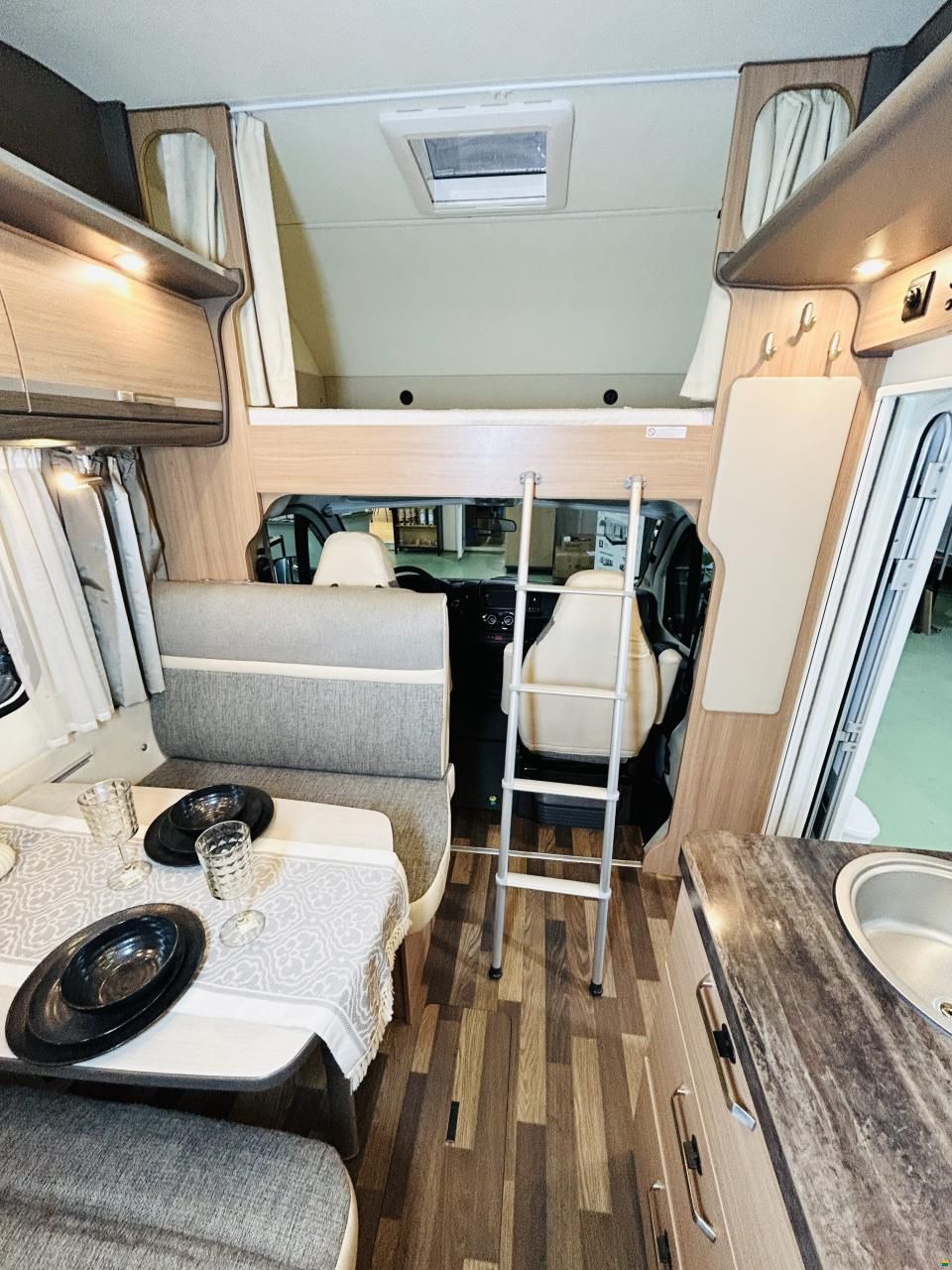 Knaus Sky Traveler