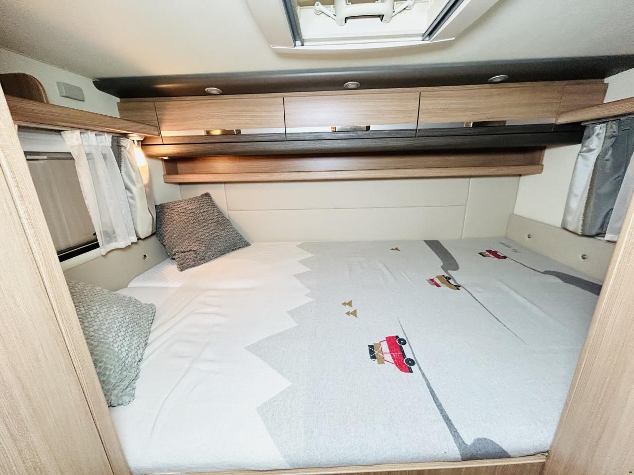 Knaus Sky Traveler