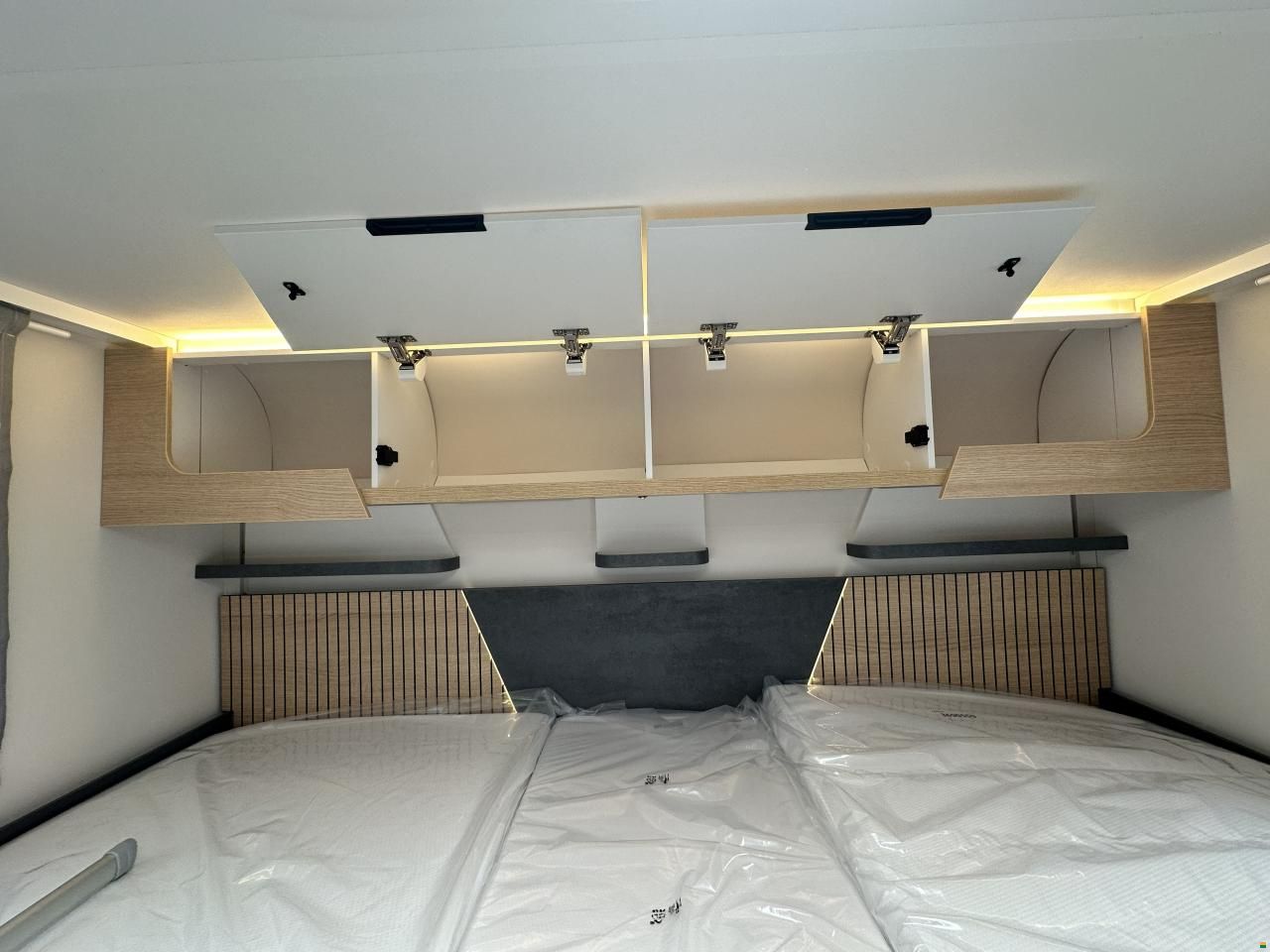 Ahorn Camp T 690 First Edition