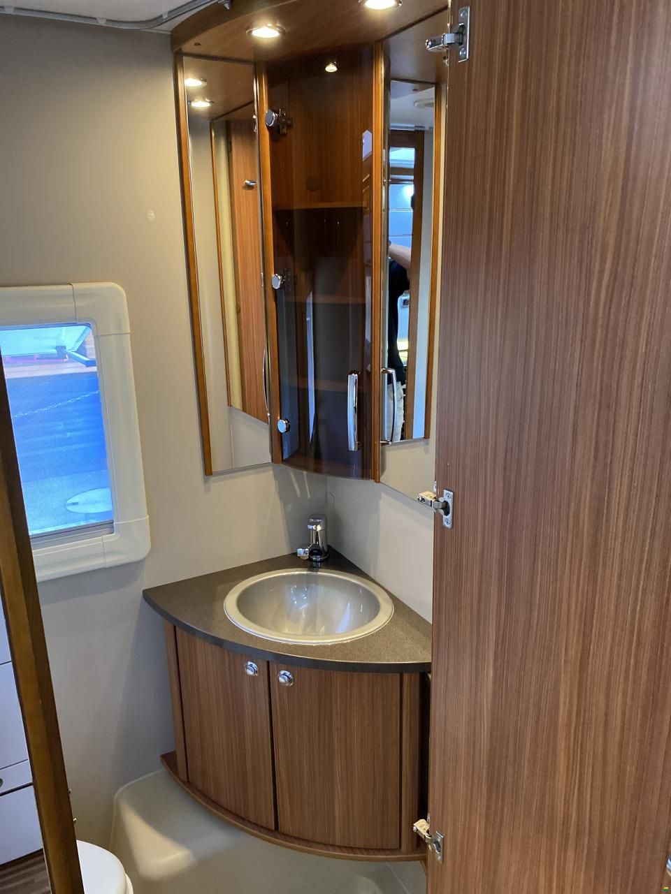 Adria Alpina 663 UK