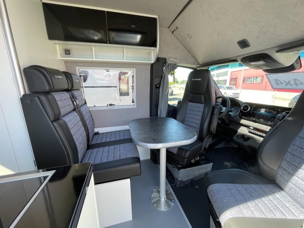 La Strada Regent S S - 319 CDI