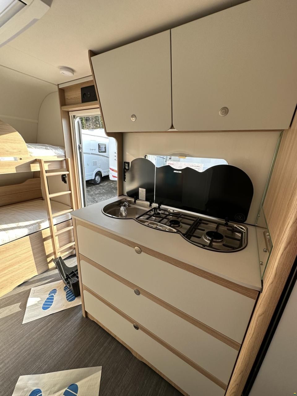 Dethleffs Aero 460 KR up