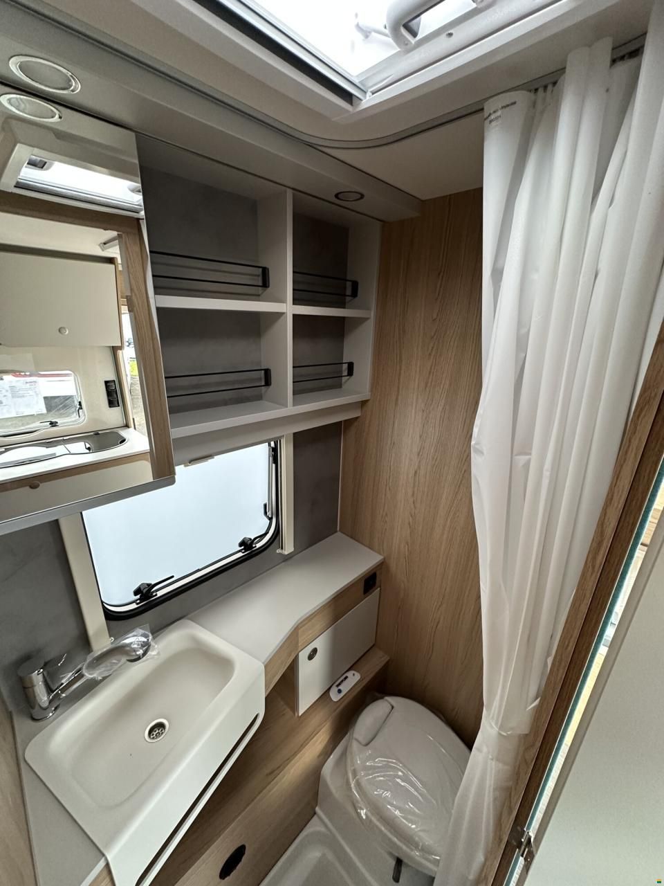 Dethleffs Aero 460 KR up