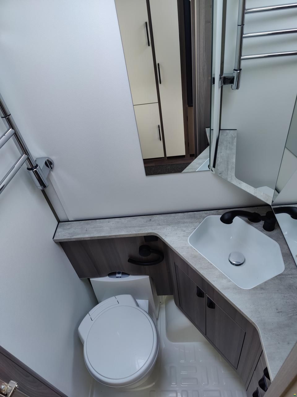 Kabe Estate 560 GLE KS