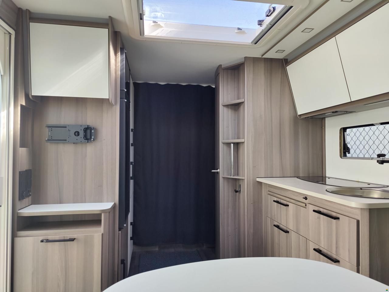 Kabe Estate 560 GLE KS