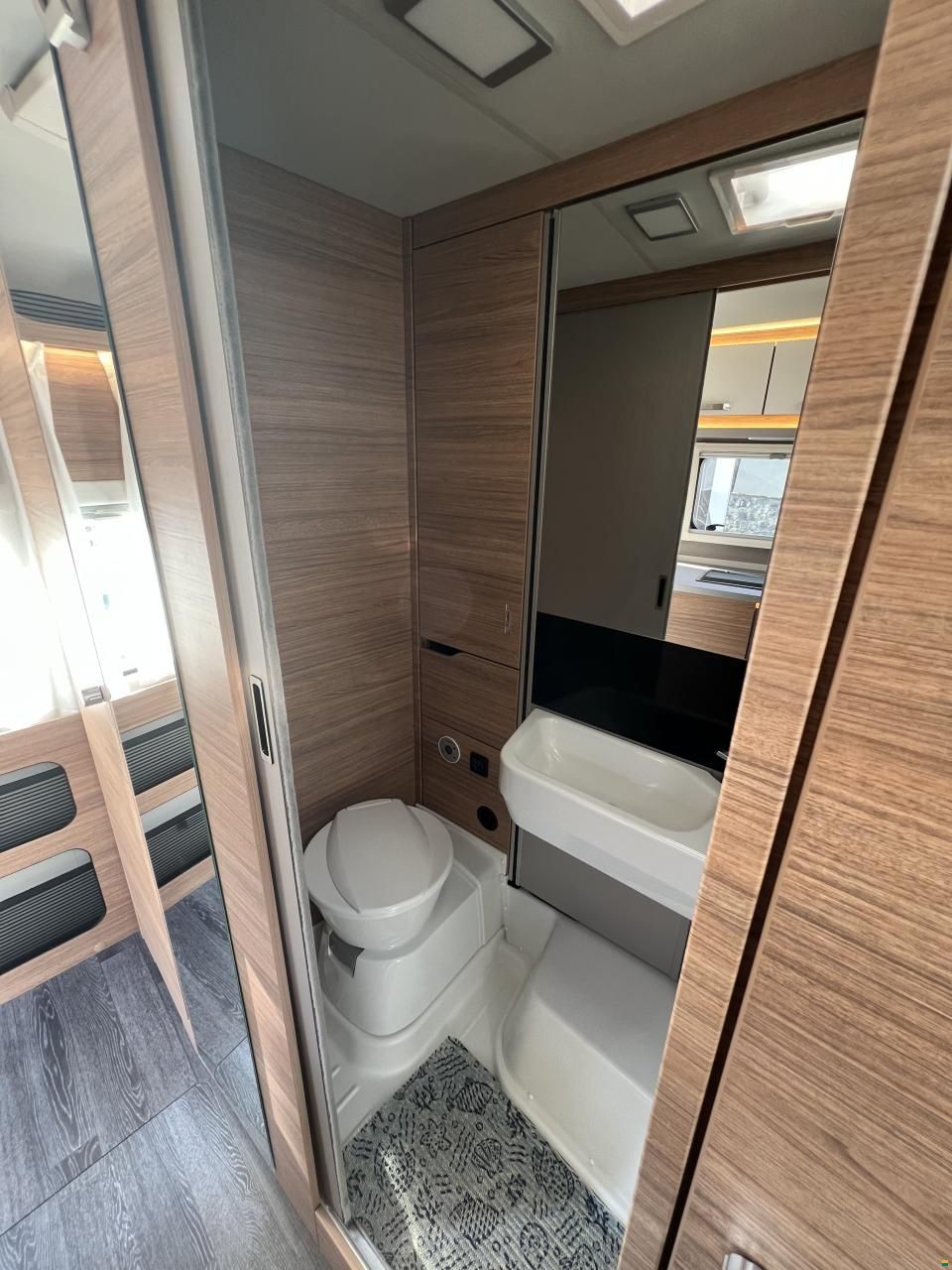 Weinsberg X-Cursion Van 500 LT Edition Pepper