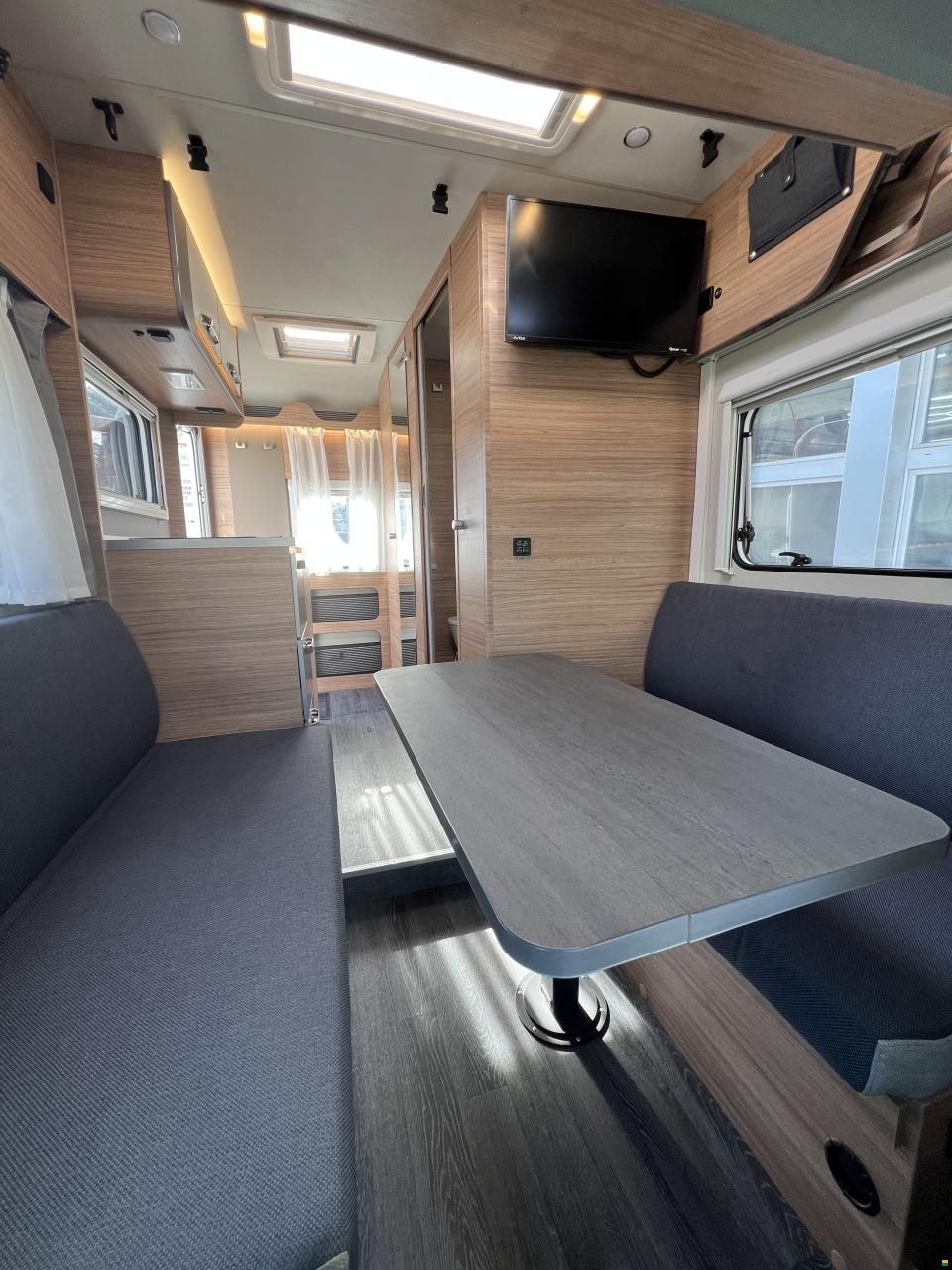 Weinsberg X-Cursion Van 500 LT Edition Pepper