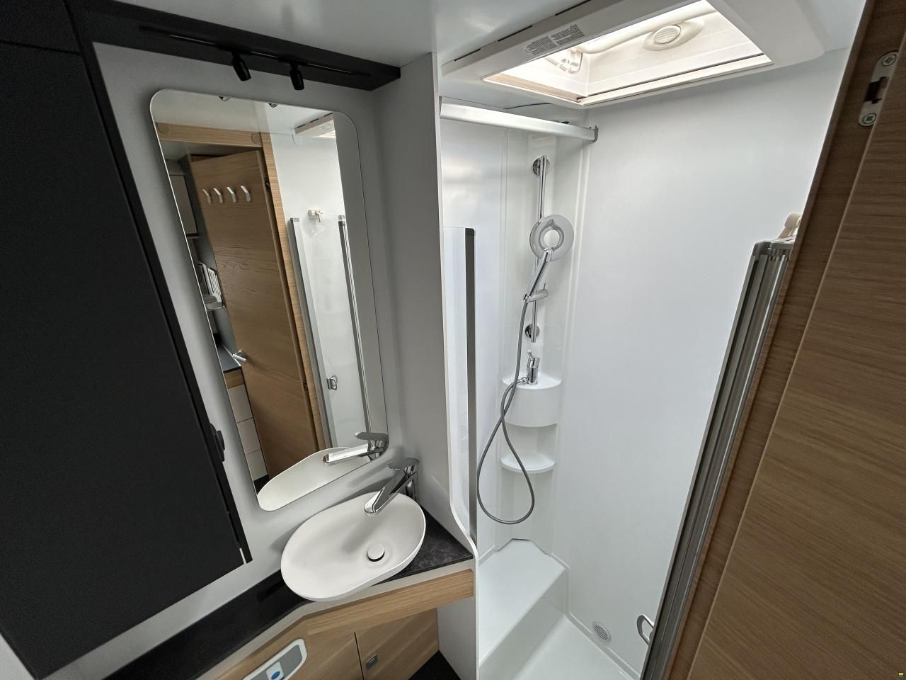 Adria Coral Plus XL 660 SL