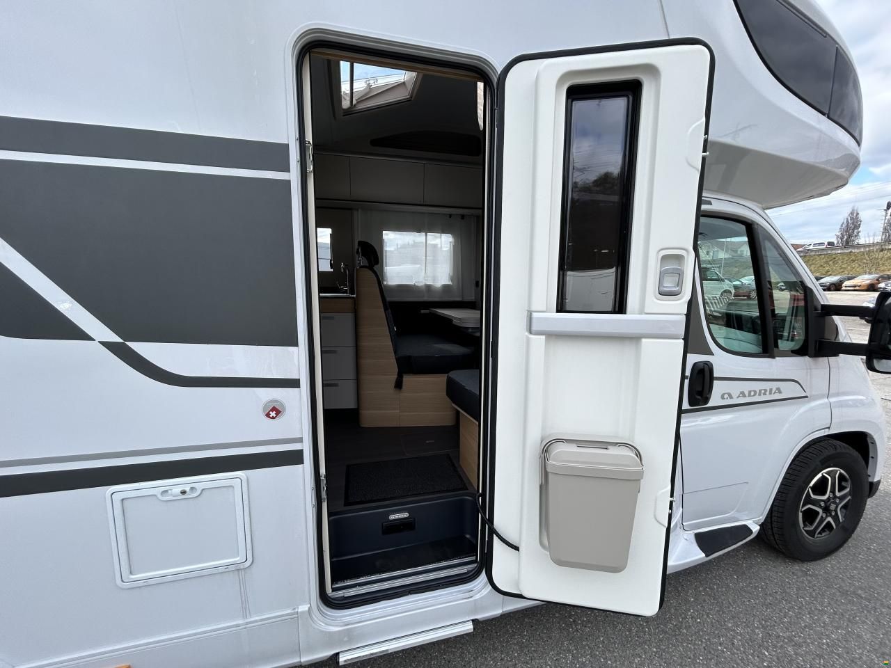 Adria Coral Plus XL 660 SL
