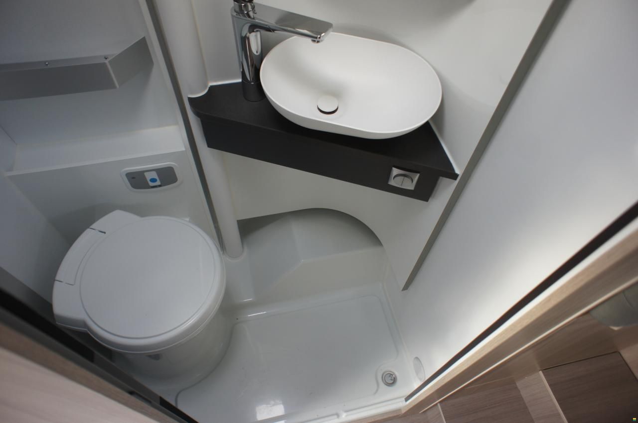 Adria Compact Plus DL