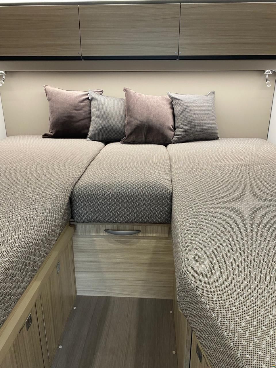 Adria COMPACT AXESS DL