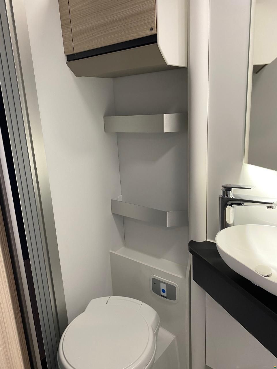 Adria COMPACT AXESS DL