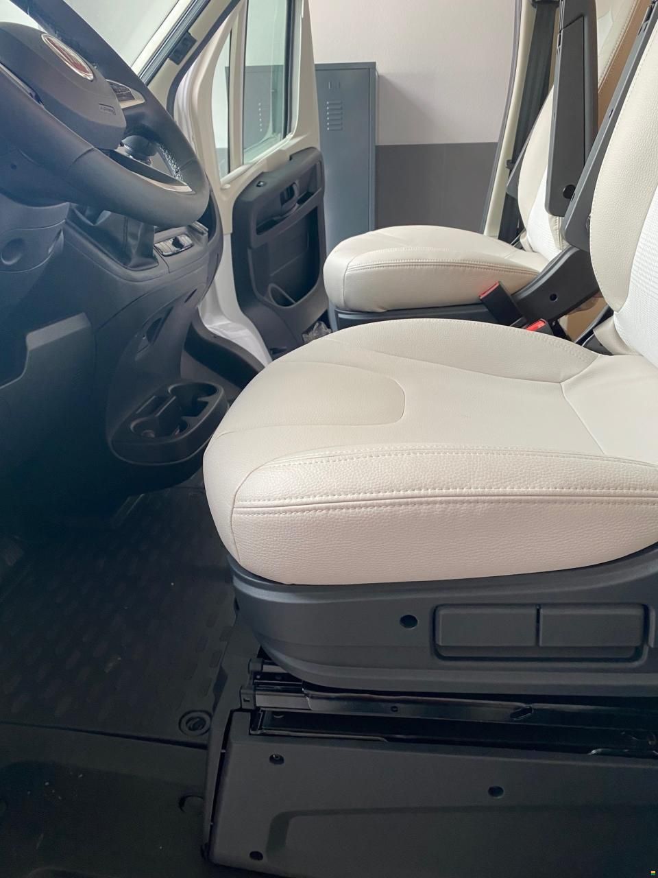 Adria COMPACT AXESS DL