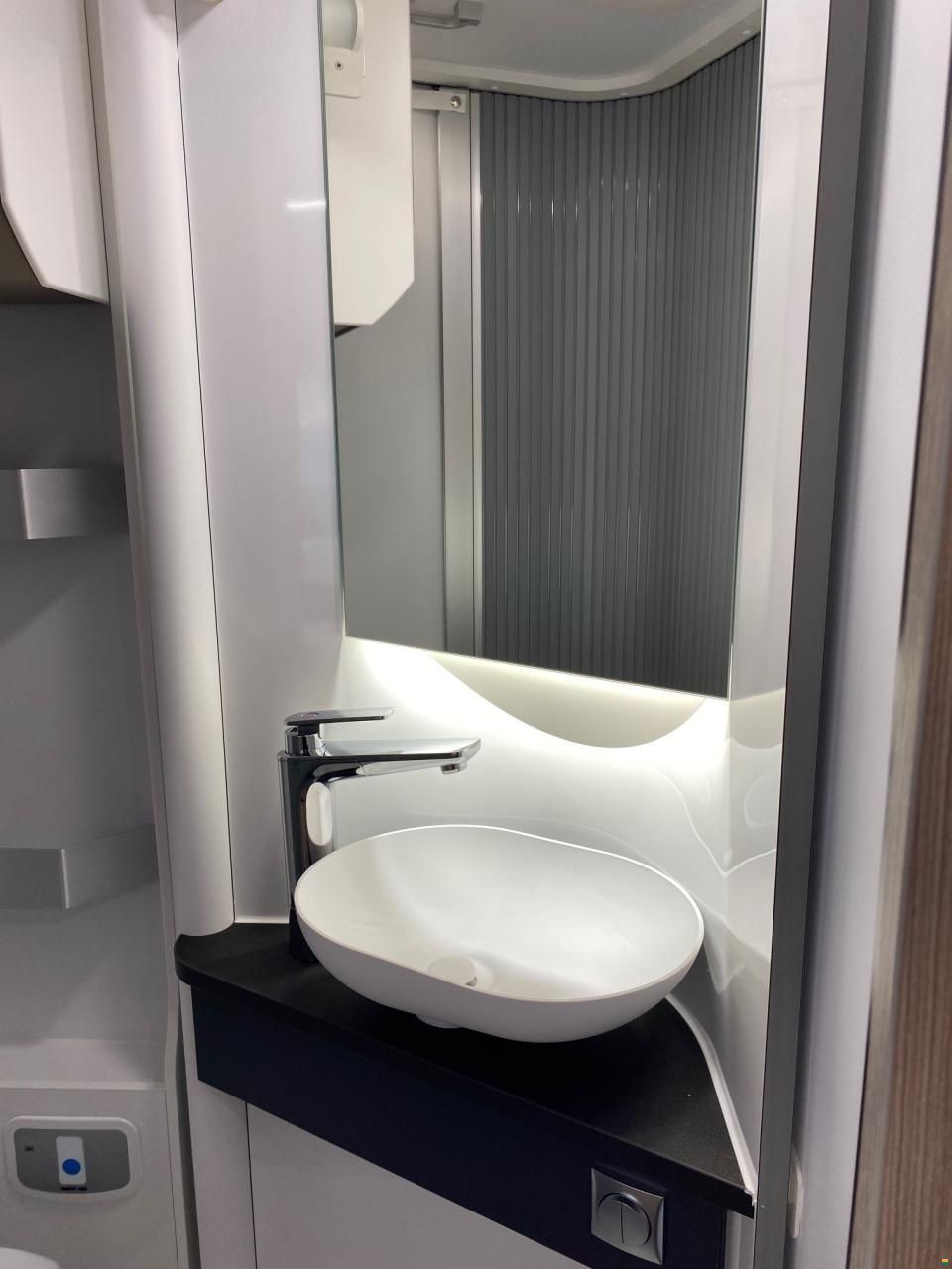 Adria COMPACT AXESS DL