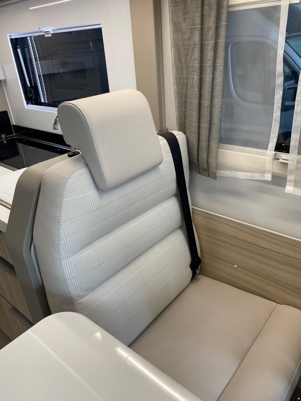 Adria COMPACT AXESS DL