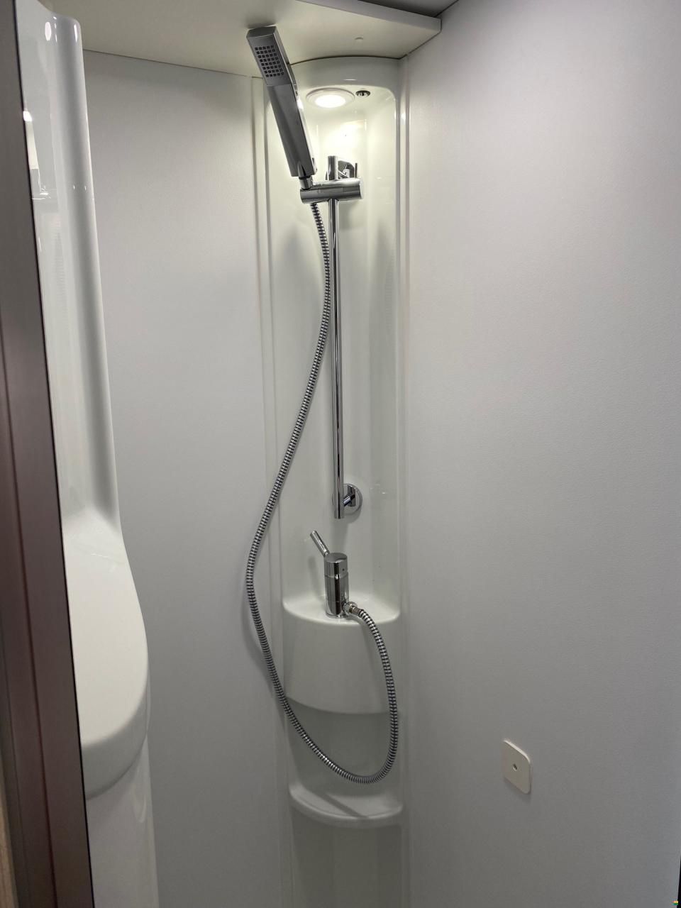 Adria COMPACT AXESS DL