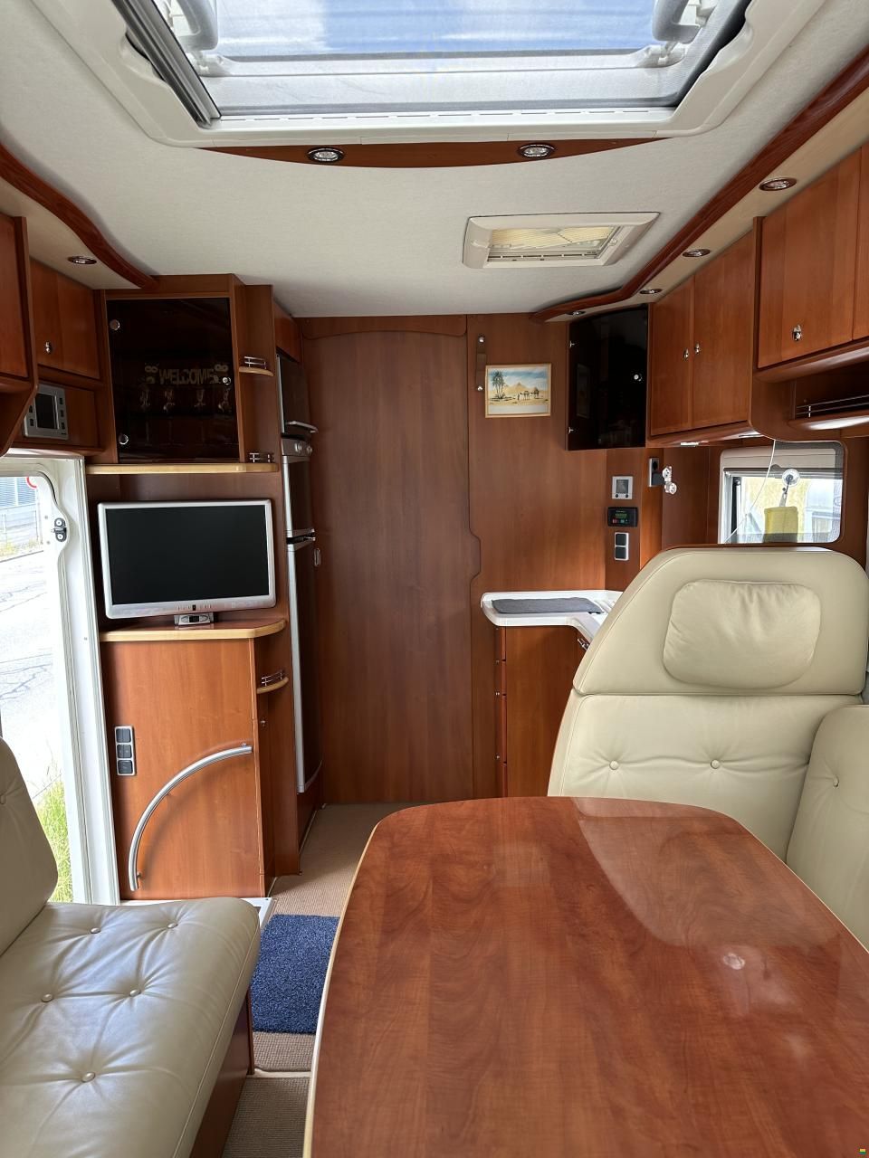 Concorde Charisma 890M