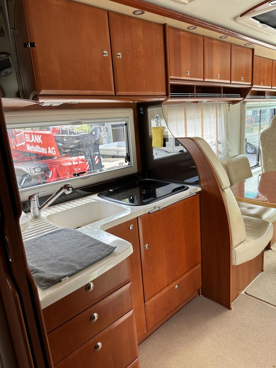 Concorde Charisma 890M