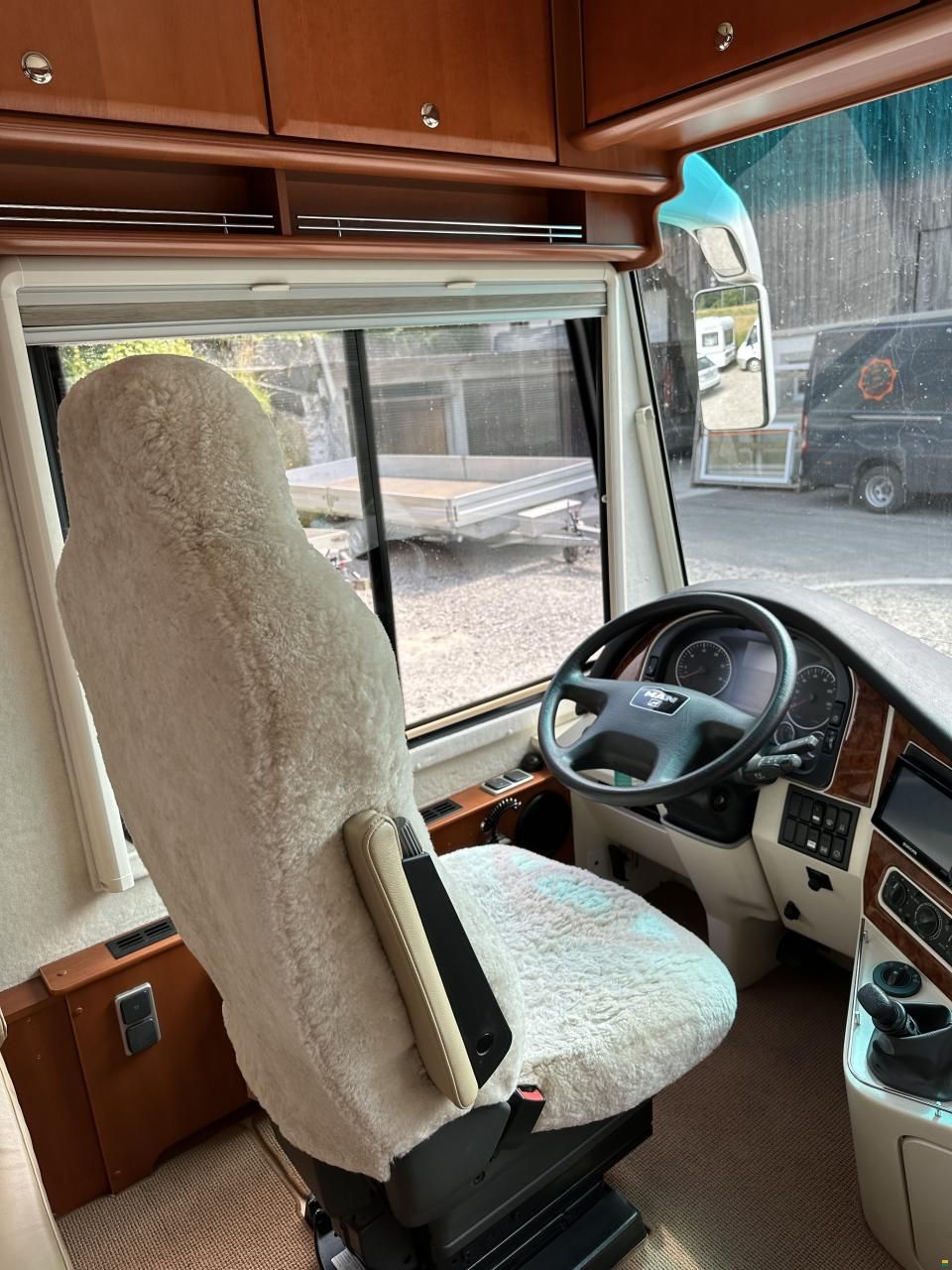 Concorde Charisma 890M