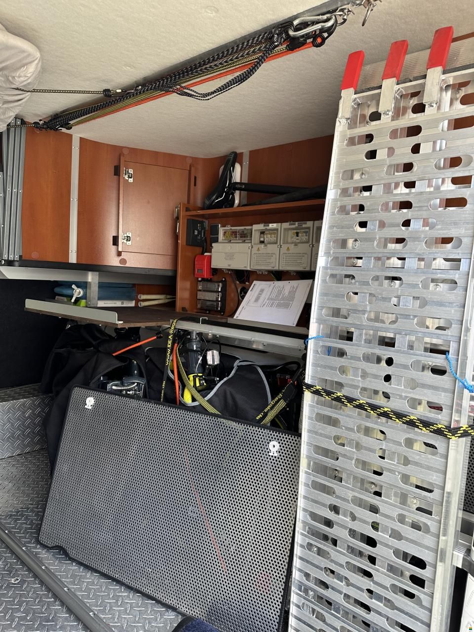 Concorde Charisma 890M