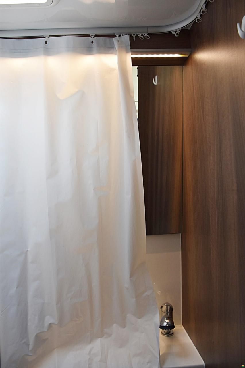 Globecar EXPLORER Z NEO TRAVELLER 3,0 D HOCHDACH