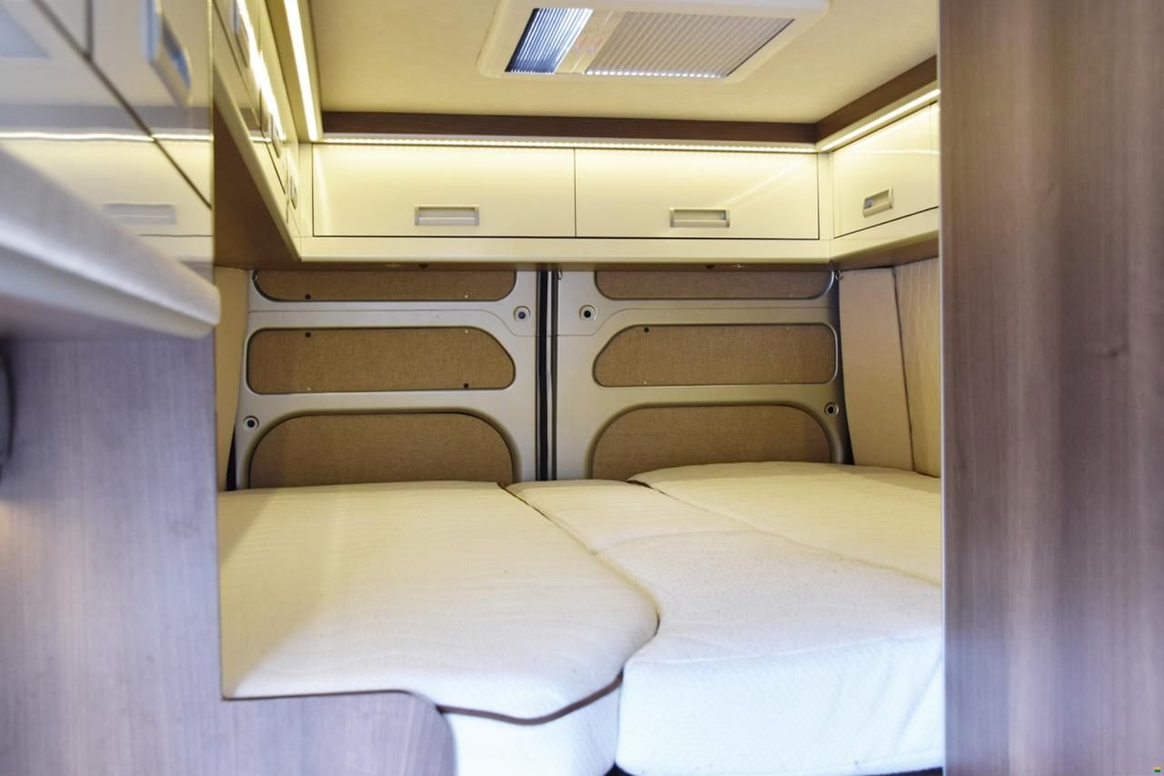 Globecar EXPLORER Z NEO TRAVELLER 3,0 D HOCHDACH