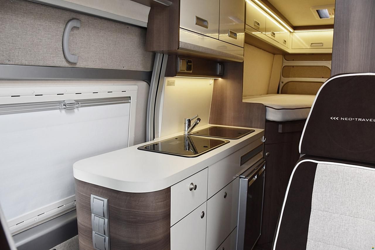 Globecar EXPLORER Z NEO TRAVELLER 3,0 D HOCHDACH