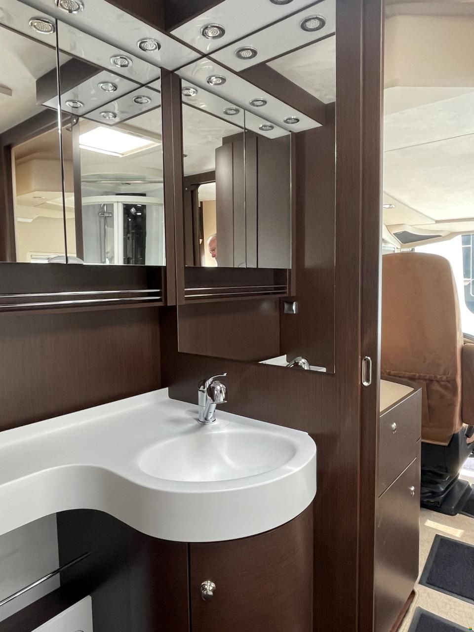 Concorde Carver 890 RRL