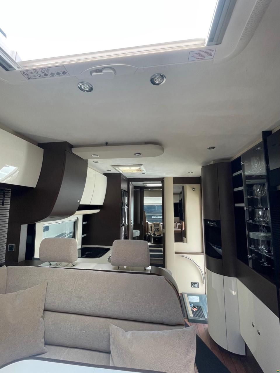 Concorde Carver 890 RRL