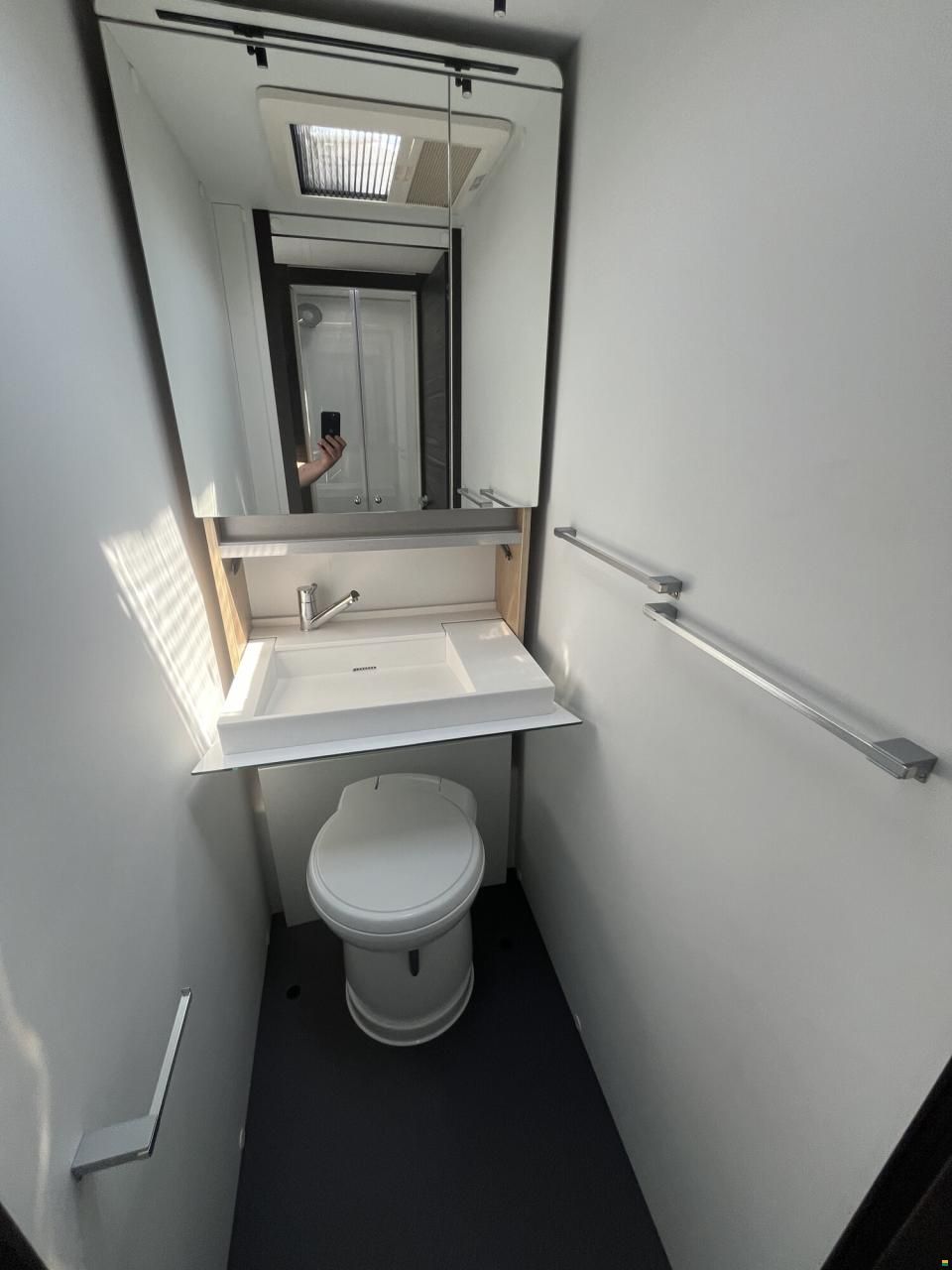 Adria Astella 904 HP