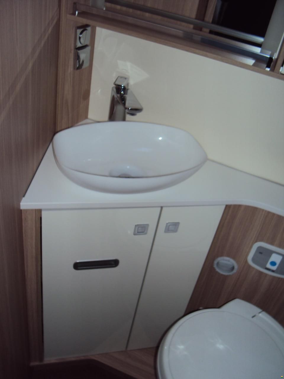 Bürstner Delfin T 727