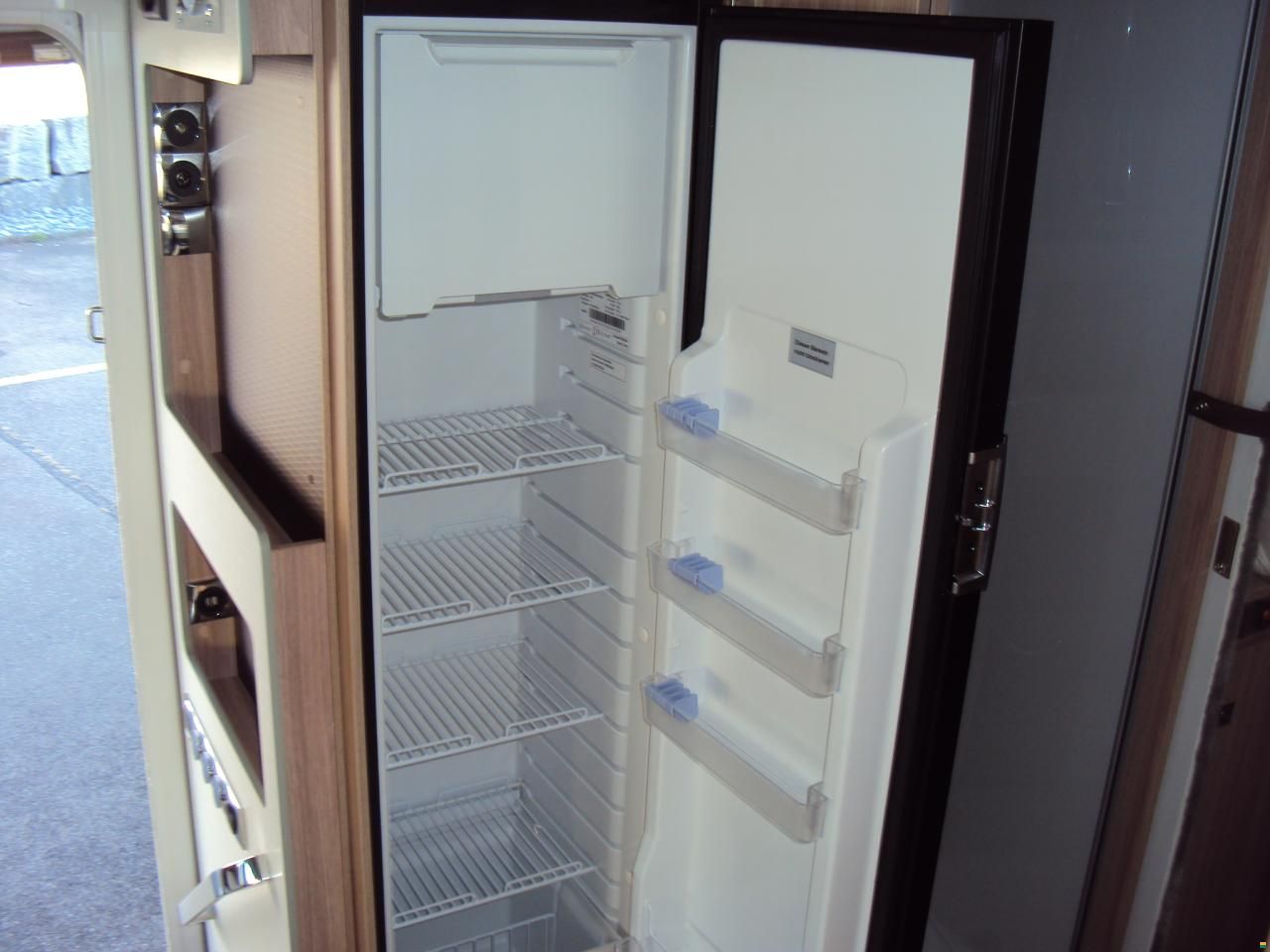 Bürstner Delfin T 727