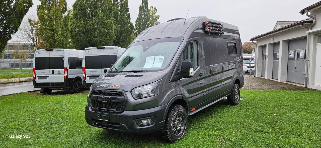 Bunkervan Transit 4x4 Forested