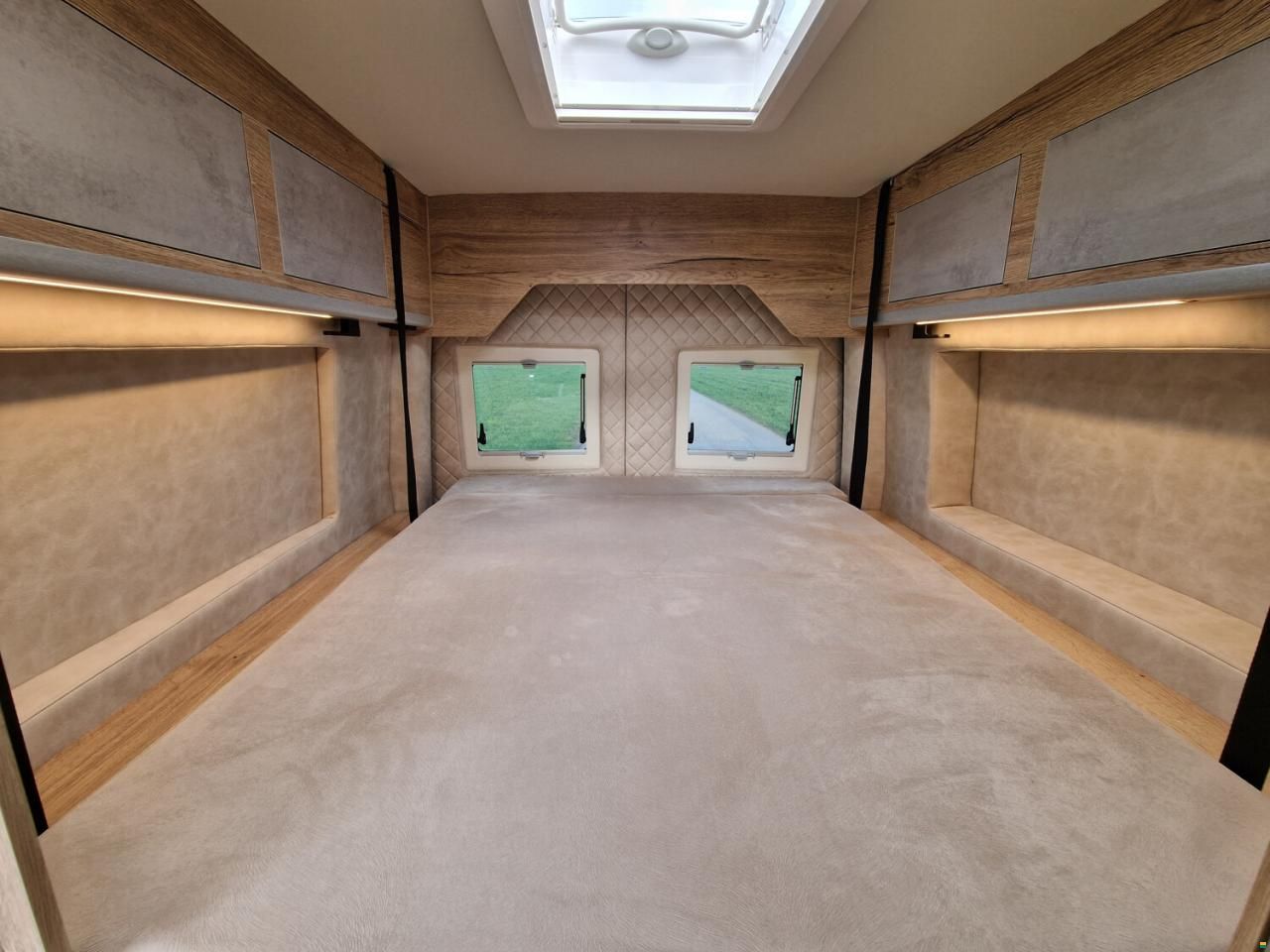 Megamobil Mega Lounge 600 VW 177 PS